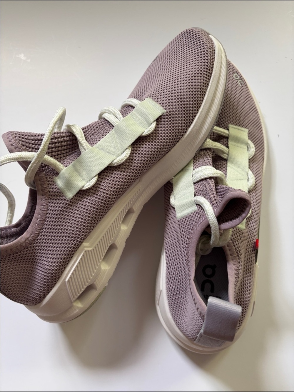 On Running On Cloud Shoes Sneakers Women's Cloudeasy Color: Heron/Aloe size 8.5 - Picture 8 of 12